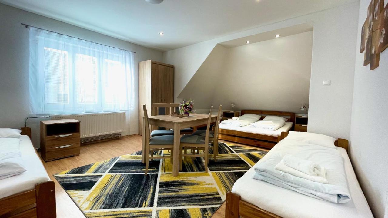 Ubytovanie Athéna Poprad Extérieur photo